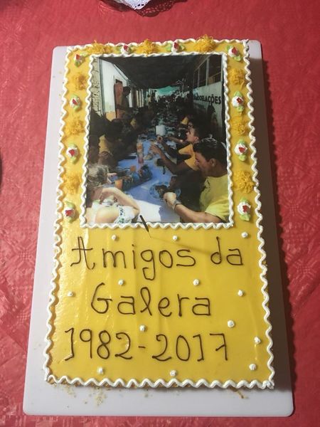 Ficheiro:Amigos da Galera F12.jpg