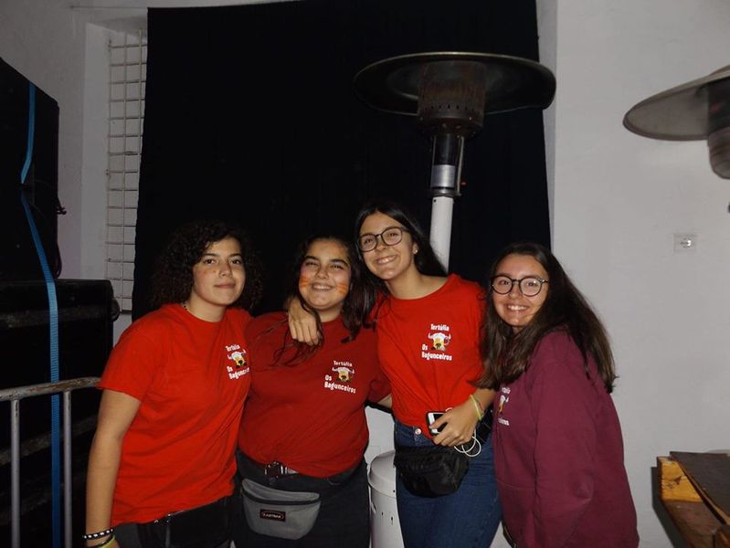 Ficheiro:Bagunceiros F6.jpg