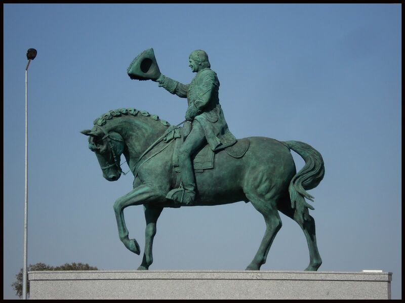 Ficheiro:Monumento Jose-Mestre-Batista Reguengos-Monsaraz(1).jpg