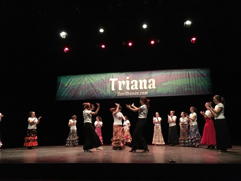 Ficheiro:Triana Sevilhanas.Com Sintra.jpg