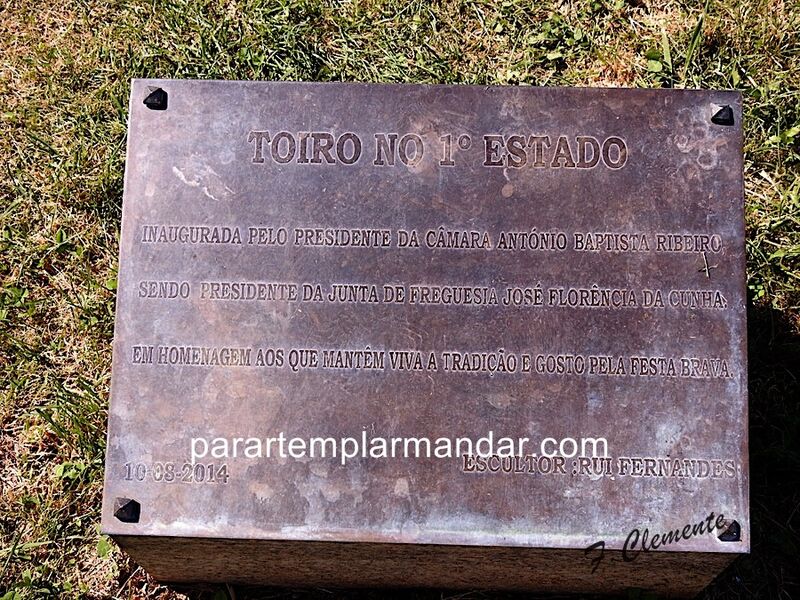 Ficheiro:Escultura Toiro-1-Estado Nave-de-Haver 2014(2).jpg