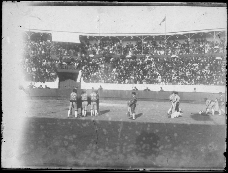 Ficheiro:CMB.ECM.CX.01 - Tourada (1911)a.jpg