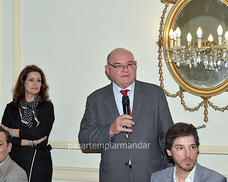 Ficheiro:CTV F16.jpg