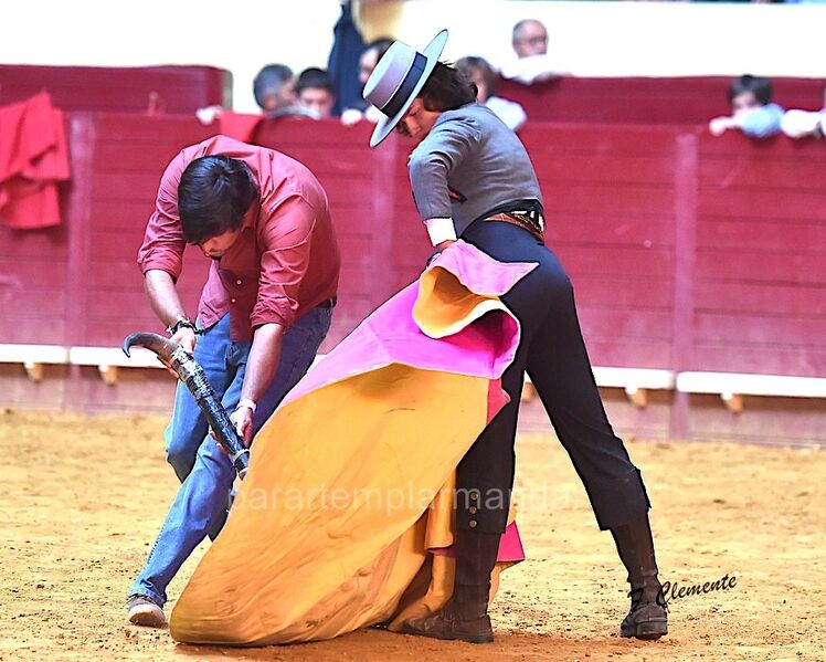 Ficheiro:Vem tourear F23.jpg