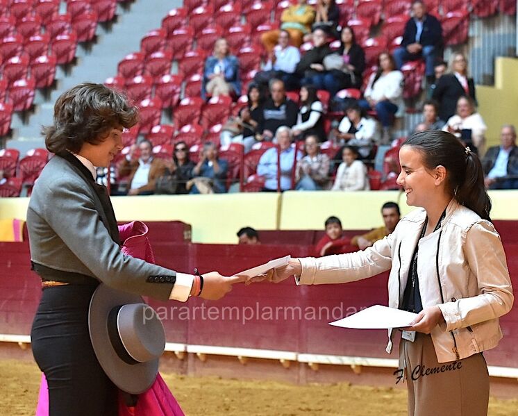 Ficheiro:Vem tourear F32.jpg